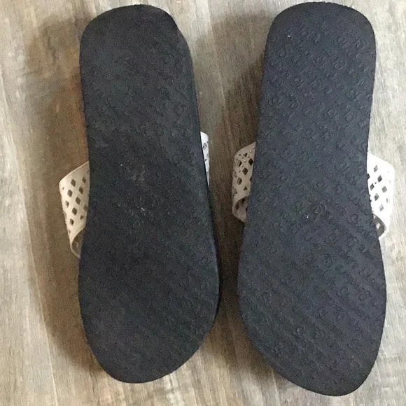 Skechers Yoga Foam sandals white flip flops size 9 - Picture 6 of 7